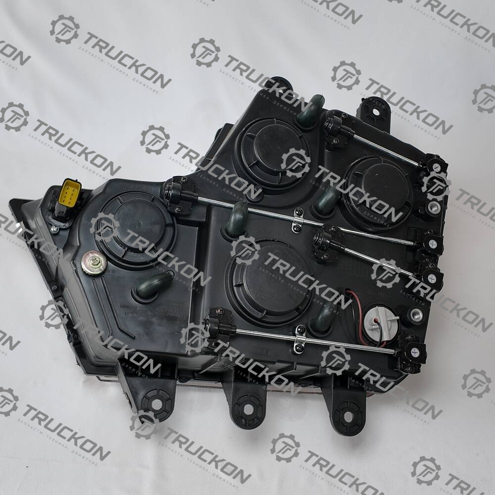 Фара HOWO A7/L WG9925720001