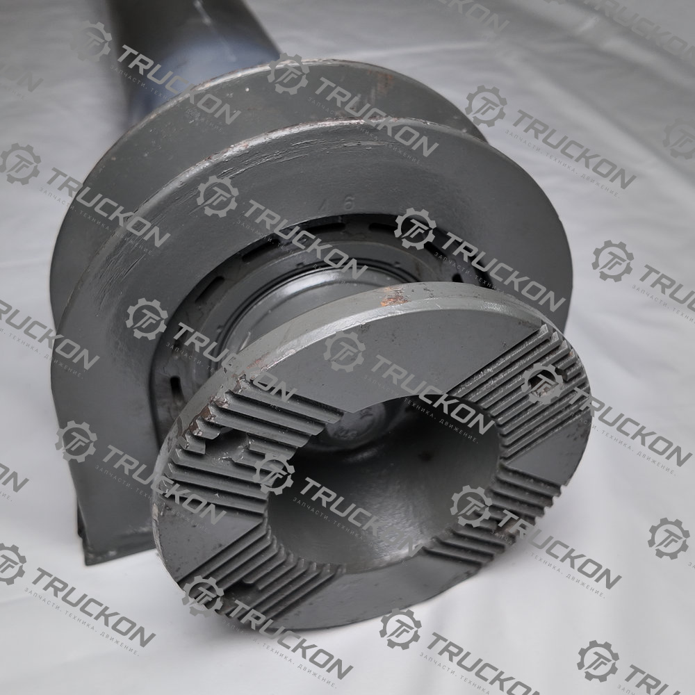Карданный вал основной с подвеным 220*70*30/ 40 тонн Howo L1770 180*4*62